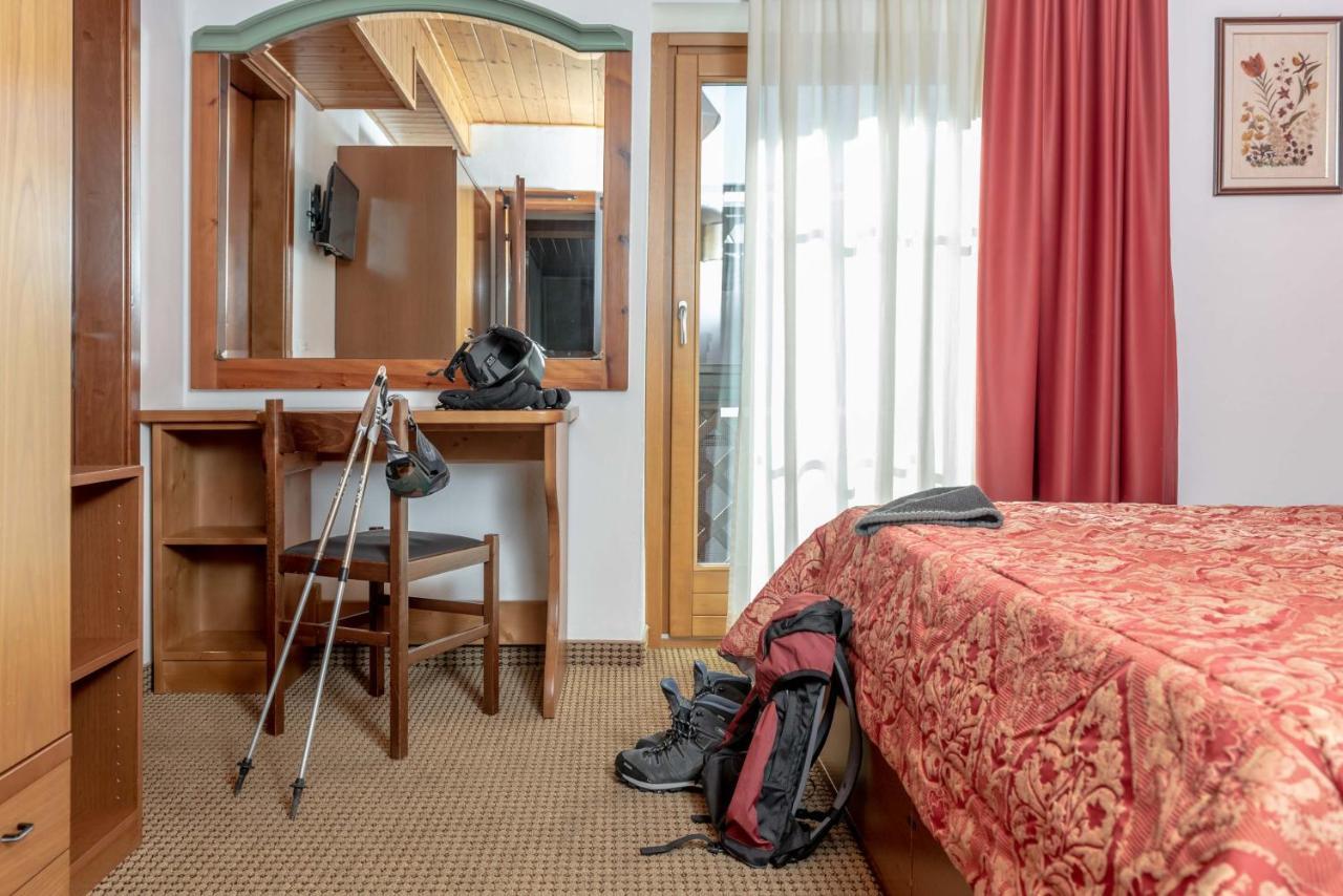 Hotel Italo มาดอนนาดีกัมปิโญ ภายนอก รูปภาพ