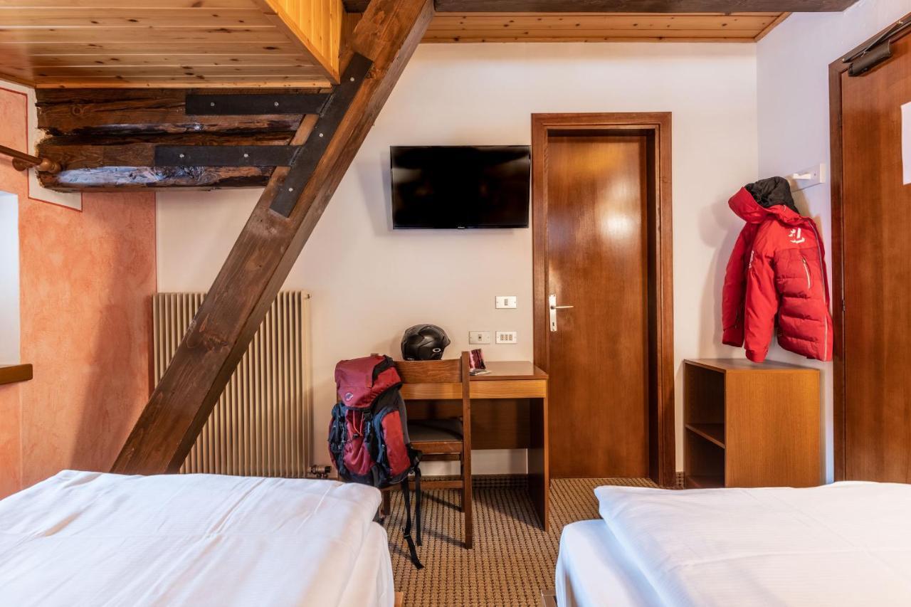 Hotel Italo มาดอนนาดีกัมปิโญ ภายนอก รูปภาพ