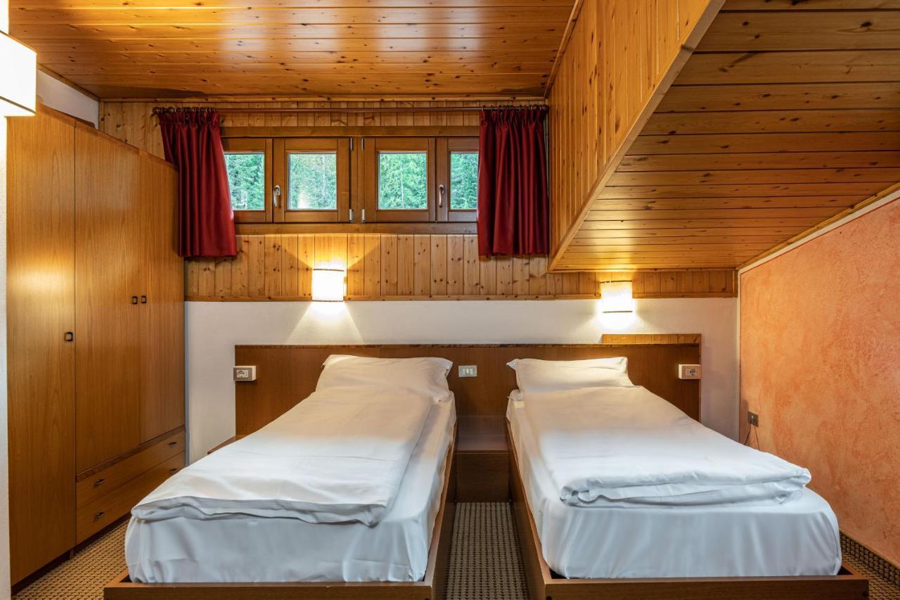 Hotel Italo มาดอนนาดีกัมปิโญ ภายนอก รูปภาพ