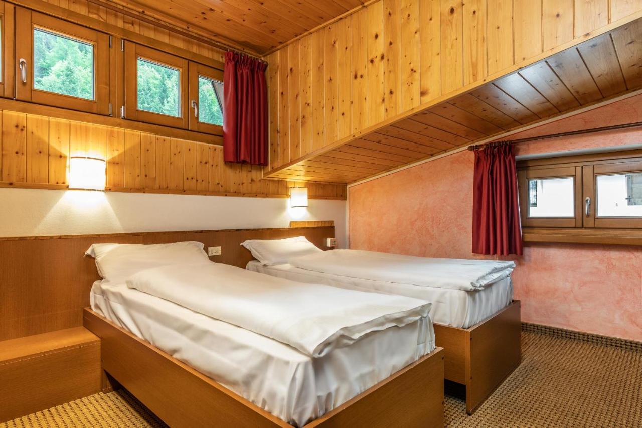 Hotel Italo มาดอนนาดีกัมปิโญ ภายนอก รูปภาพ