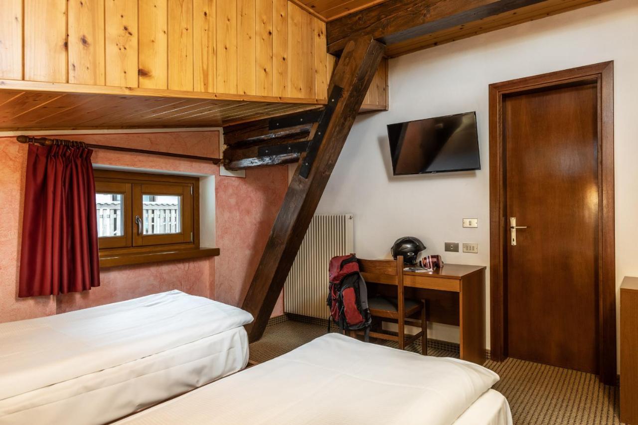 Hotel Italo มาดอนนาดีกัมปิโญ ภายนอก รูปภาพ