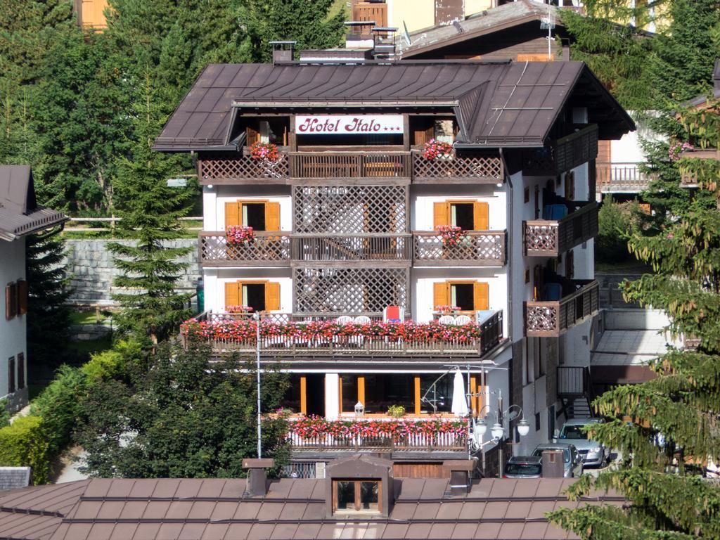 Hotel Italo มาดอนนาดีกัมปิโญ ภายนอก รูปภาพ